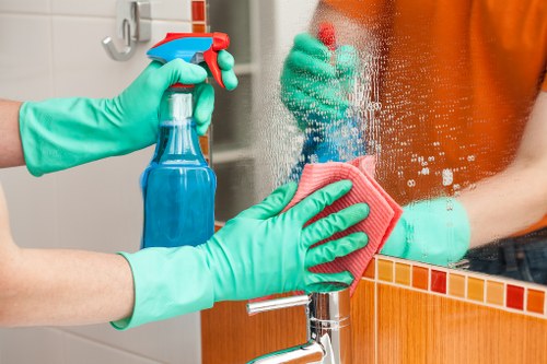 Cleaning methods and fibre care for carpets